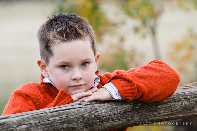 Children's Portraits in Shreveport Louisiana (2) children outdoor photography fall leaves and autumn setting (2)