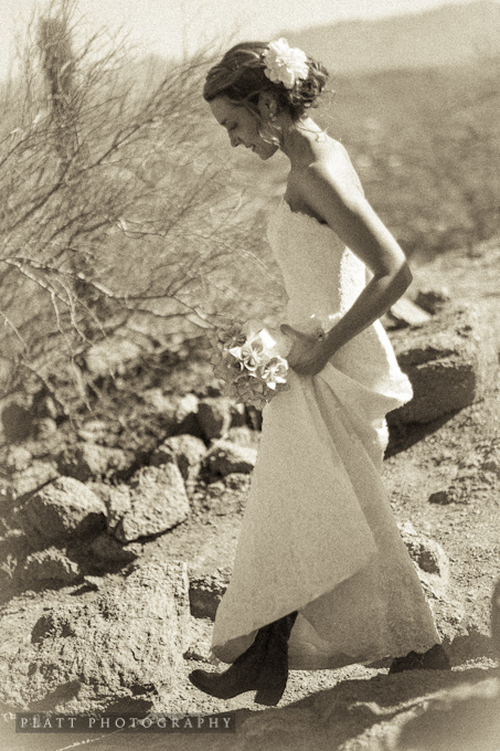 Wedding Photography on Camelback Mountain in Scottsdale Arizona (6) A Wedding on the top of camelback mountain in scottsdale arizona. (6)