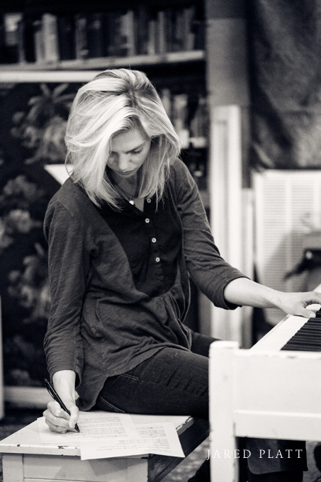 Documentary photographs of Mindy Gledhill in the recording studio in Nashville (5)
